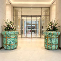 Pot Bunga Fiberglass Besar, Pot Dekoratif dengan Finishing Marmer, Pasokan Grosir Custom untuk Hotel, Mal, Kantor, Lobi, dan Lanskap
