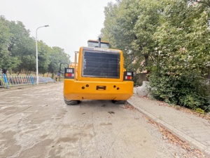 Niveleuse à moteur Caterpillar 140H d'occasion, modèle 140H, faible nombre d'heures, scarificateur arrière, moteur avec système hydraulique - Product Image 4