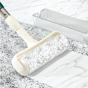 Rodillo quitapelusas EcoClean con mango largo, limpiador de ropa de plástico reutilizable con núcleo reemplazable para una eliminación eficiente de pelo y polvo - Product Image 5