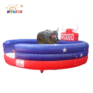 Máquina inflable de 16 pies para montar en rodeo, juegos deportivos, ojos rojos con soplador