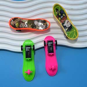 Mini voitures à rétrofriction en gros, mini voitures jouets à inertie pour enfants, jouets de skate à doigts, jouets pour garçons - Product Image 3