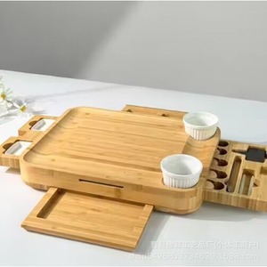 Juego de tabla de quesos de bambú con tapa transparente y cubiertos, bandeja de servir con múltiples compartimentos para fiestas - Product Image 2