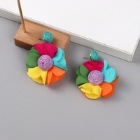 Anting-anting besar bergaya bohemian Harajuku, terbuat dari kain warna-warni dengan bunga handmade, perhiasan kasual yang sedang laris manis untuk wanita