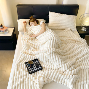 Couverture en polaire épaisse Falai en peluche lapin pour climatisation et sieste, toutes saisons, personnalisable - Product Image 4