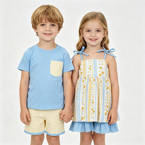 Conjunto de Dos Piezas para Niñas Pequeñas, Blusa Amarilla con Tirantes Florales y Pantalones Cortos, Estilo Casual de Verano, Suave y Elástico - Product Image 1