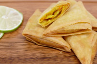 Samosa de Curry con Vegetales Congelados, Certificada Halal, Vegana, Comida Instantánea, Samosa Frita Crujiente con Nuevo Diseño de Caja