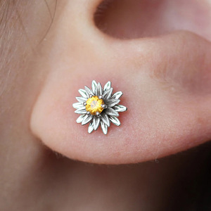 <b>Sweet</b> Daisy <b>Flower</b> Stud Earrings for Women Small Fashion Daily Wear Ear Accessories for Casual Outfit and Gift - Product Image 2