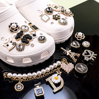 Nouvelle Collection : Breloques de Chaussures en Métal Bling, Bijoux Personnalisés, Lettres en Strass, Décorations pour Sabots, Chaînes de Breloques