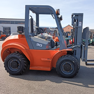 Chariot élévateur à fourche 4x4, état neuf, pour terrains accidentés, avec des hauteurs de levage de 3 à 6 mètres, 3 tonnes, 5 tonnes, chariot élévateur tout-terrain - Product Image 1