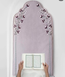 Tappetino da Preghiera di Nuovo Design, Tappeto Islamico per la Preghiera, Regalo Turco per il Ramadan - Product Image 1