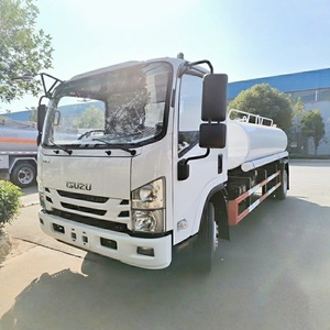 Camión Cisterna de Agua ISUZU 4x2 Diésel de 5000 Litros, Camión con Tanque de Pulverización para Aspersión de Polvo en Carreteras, con Bomba Motorizada, en Venta - Product Image 3