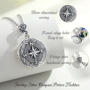 Ciondolo Portafoto Personalizzabile in Argento Sterling 925 con Bussola 'Segui i Tuoi Sogni' - Product Image 2