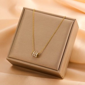 Collar de Cadena de Acero de Titanio con Colgante de Luna y <span class=keywords><strong>Perlas</strong></span> Vintage que no se desvanecen, Chapado en Oro de 18k, para Mujer, a la Moda - Product Image 2