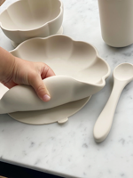 Ensemble d'alimentation pour bébé en silicone, assiette à ventouse anti-déversement, bol, bavoir, cuillère et fourchettes, tasse d'apprentissage avec paille, ustensiles de repas pour bébé