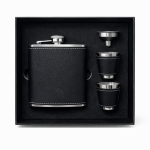 Set Regalo Fiaschetta in Pelle Incidibile al Laser con Imbuto e 2 Bicchieri, Regali Personalizzabili per Lui, Papà, Testimone - Product Image 2