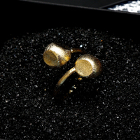 Bague ouverte double sphère texturée en laiton 008712, finition or brossé, bague statement pour femme, bijoux de fête