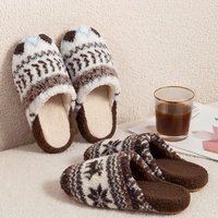 Chaussons d'intérieur haut de gamme en suède à motifs de dessins animés, design inspiré des îles, parfaits pour l'automne et l'hiver, doux, chauds et moelleux