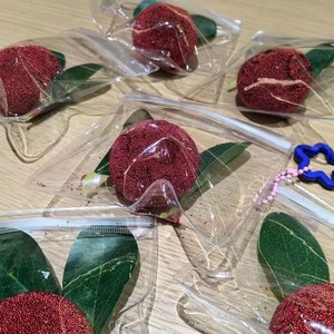 ของเล่นบีบไวซ์เบอร์รี่ขนาดเล็กเหมือนจริง ทำจาก TPR นุ่มพิเศษ พกพาสะดวก เด้งคืนรูปช้าๆ ของขวัญแกล้งสนุกๆ สำหรับทุกวัย - Product Image 3