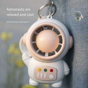 Mini ventilateur portable rechargeable en forme de dessin animé, cadeau idéal - Product Image 5