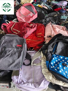 Vendita all'Ingrosso di Abbigliamento Usato e Borse di Marca per Negozi, Rivendita e Mercato Esportazione - Product Image 1