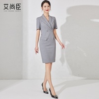 Robe de soirée tissée écologique pour femme avec détails boutonnés naturels, couleur noir-gris, production sur mesure, une pièce