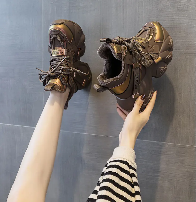 असली चमड़े के उच्च-शीर्ष मखमली मोटा पिता के जूते महिलाओं की सर्दियों 2023 नई मोटी-सोड वाले गर्म कपास जूते