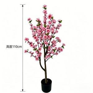 Branche de fleur de pêcher rose pâle romantique avec des pétales fins et délicats pour la décoration de festivals, les vitrines de magasins, les murs de la maison - Product Image 2