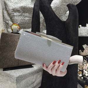 Bolsos de mano femeninos de moda 2025, modelo clutch para fiestas, perfectos para bodas. Estilo clásico y casual con estampado env. - Product Image 3