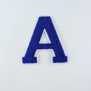Parches de Letras de Chenilla de 4.5'' de la A a la Z en Color Azul, Parche Bordado con Copos de Nieve, Parches Termoadhesivos de Letras de Chenilla, Letras de Parche Económicas - Product Image 2
