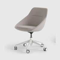 Chaise de tabouret en plastique Boss de haute qualité pour les réunions scolaires Chaise de conférence ergonomique moderne en acier et matériau PP