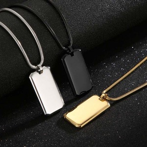 Venta al por mayor de alta resistencia espejo pulido cuadrado colgante personalidad acero inoxidable negro perros etiquetas colgante collar para hombres - Product Image 1