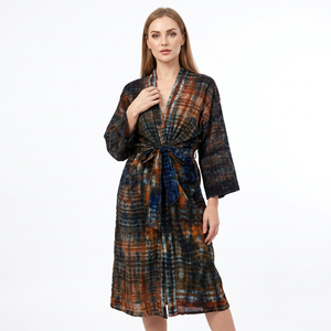 Robe de nuit kimono vintage en pur coton, imprimé tie-dye, respirante, style bohème hippie, idéale pour l'été, l'hiver et l'automne - Product Image 1