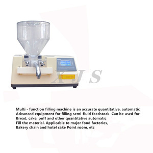 Sfoglia da tavolo piccolo riempimento manuale pastella per torta alla crema depositante tenuto in mano - Product Image 4