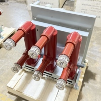 Interruptor de Carga Manual de Vacío Tipo Carro CNXE VS1-12KV/630-25KA de 3 Polos y 60Hz con Fusible Combinado y Desconectador