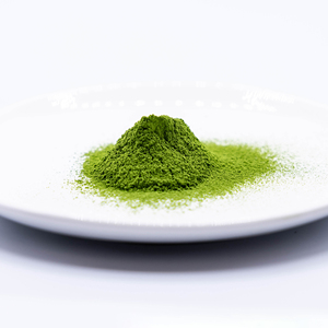 Poudre de thé vert matcha de qualité cérémonielle, origine Japon, pour les cérémonies du thé de niveau débutant - Product Image 1