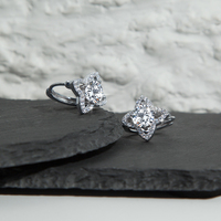 Vente en gros de boucles d'oreilles en argent sterling S925 avec trèfle à quatre feuilles incrusté de moissanite, bijoux de mariage et de fiançailles pour femmes