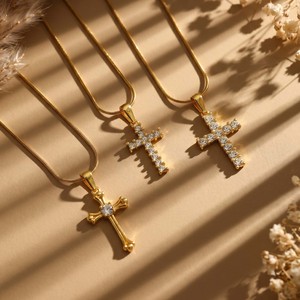 Collana con Pendente a Croce in Acciaio Inossidabile Placcato Oro, con Zirconia Cubica e Catena a Serpente, Stile Gotico Religioso Stratificato - Product Image 3
