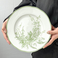 Assiette de présentation en céramique élégante de style vert muguet pour restaurant et événements de mariage
