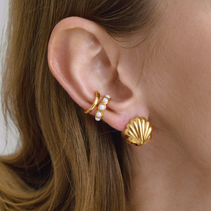 Clip-on Earrings <b>Shell</b> Shape 18K Stainless Steel <b>Light</b> Luxury Fashion Jewelry - Product Image 2