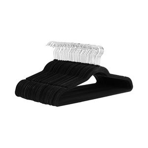 Perchas de Terciopelo Ahorradoras de Espacio con Gancho Cromado de 360 Grados, Ultrafinas y Antideslizantes, MOQ Bajo - Product Image 1