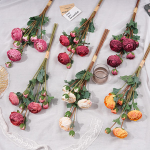 Flores de Ranúnculo de Seda Artificial, Colores Mezclados, Larga Duración, Decoración para Bodas y Salas de Estar - Product Image 1