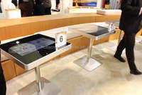 Avec écran tactile interactif de 43 pouces, table intelligente étanche, pour conférence, restaurant et café