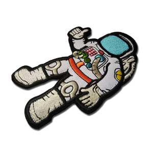 Patch brodé 3D personnalisé Astronaute avec dentelle, couleur personnalisée, fixation auto-agrippante, à coudre, en tissu denim - Product Image 2