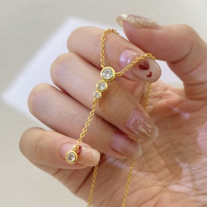 สร้อยคอทรงกลมประดับเพชร CZ แบบเรียบหรู ชุบทอง เหมาะสำหรับใส่ซ้อนกันเป็นชั้นๆ ทุกวัน ดีไซน์สวยงาม เหมาะสำหรับผู้หญิง จำหน่ายจำนวนมาก - Product Image 1