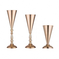 Vase en métal trompette pour centre de table de mariage moderne, support de fleurs doré en gros pour décoration de fête