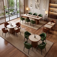 Table en bois massif de style minimaliste avec chaises rembourrées pour restaurant occidental et salon de thé, sièges confortables