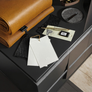 Etiqueta de nombre de papel impresa personalizada de lujo Etiqueta de columpio en relieve para uso sostenible en zapatos Ropa Calcetines Bolsas Juguetes - Product Image 3