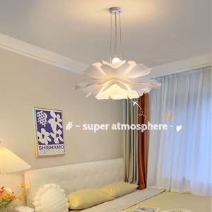 Lustre Fleuri 6 Lumières – Suspension Décorative Avec Abat-jour Conique