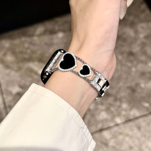 สายนาฬิกาข้อมือโลหะรูปหัวใจประดับเพชร ดีไซน์หรูหรา สำหรับ Apple Watch ขนาด 40 มม. 41 มม. 42 มม. 45 มม. 49 มม. - Product Image 5