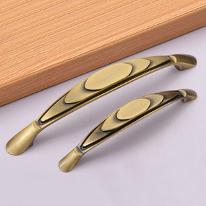 Manijas de gabinete retro europeas de Disney, diseño de flor hueca de aleación de zinc para puertas y cajones de muebles - Product Image 2